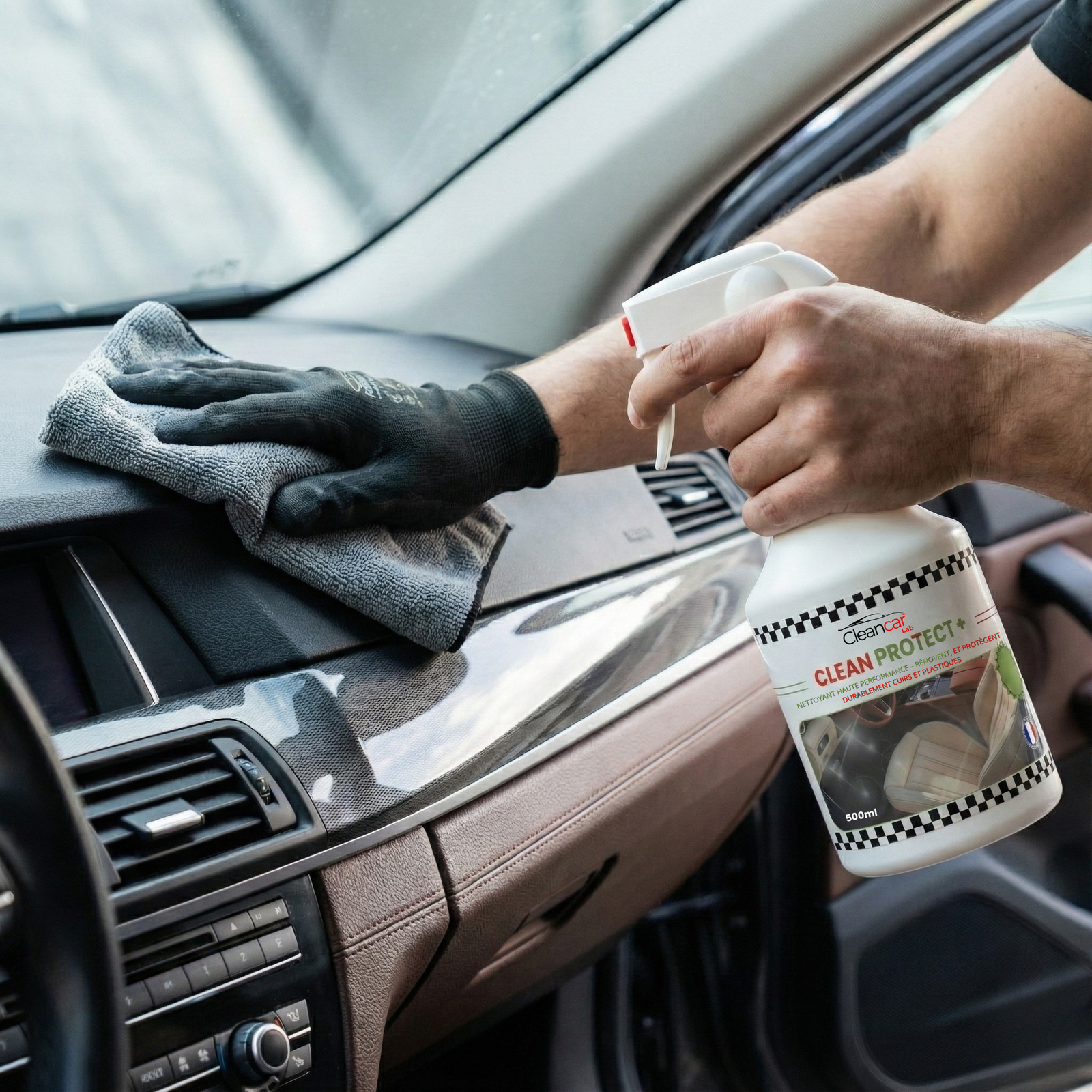 Le produit idéal pour nettoyer, raviver et protéger vos cuirs plastiques et caoutchouc